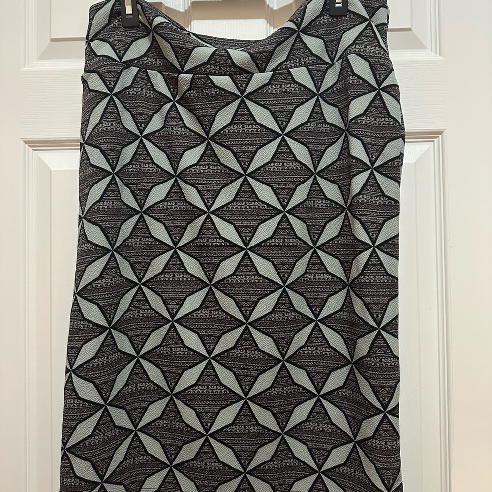 LuLaRoe Black and Gray Geometric Skirt